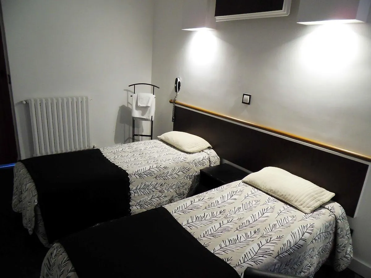 Отель Camelia Prestige - Place De La Nation Париж