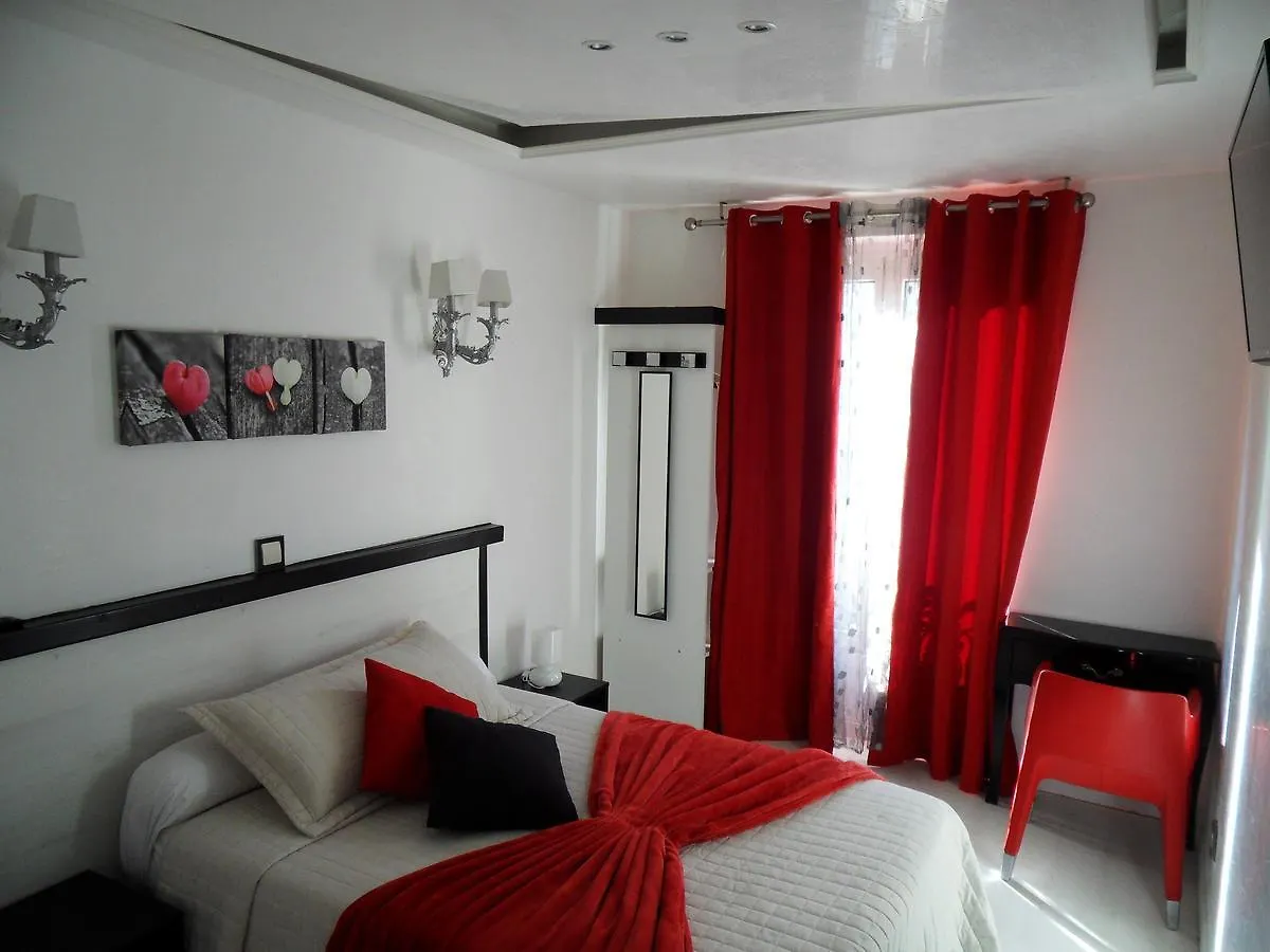 Camelia Prestige - Place De La Nation Hotel Paris 2*,  France