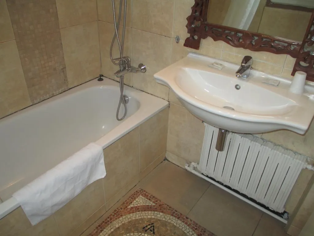 Camelia Prestige - Place De La Nation Hotel Paris 2*,  France